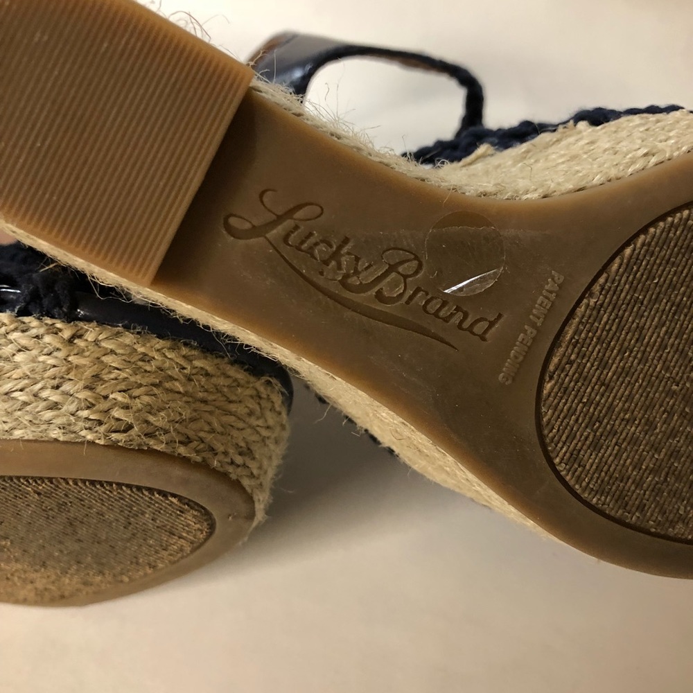 Lucky Brand Navy Wedge Sandal Sz 7.5 - Picture 7 of 7